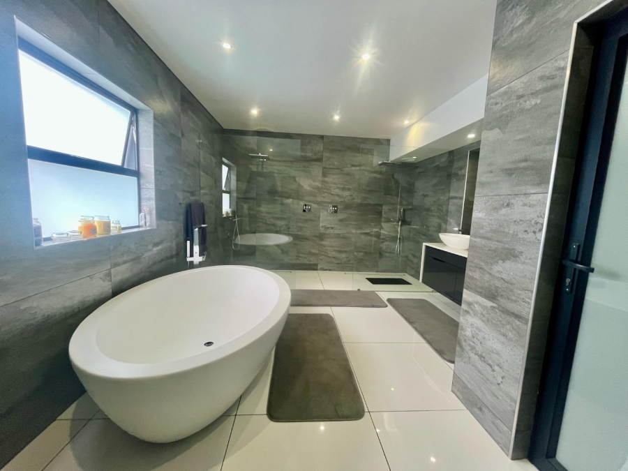 5 Bedroom Property for Sale in Cashan North West